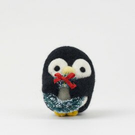 MiloandBen_Patrick_Penguin_Christmas_Wreath_Ornament